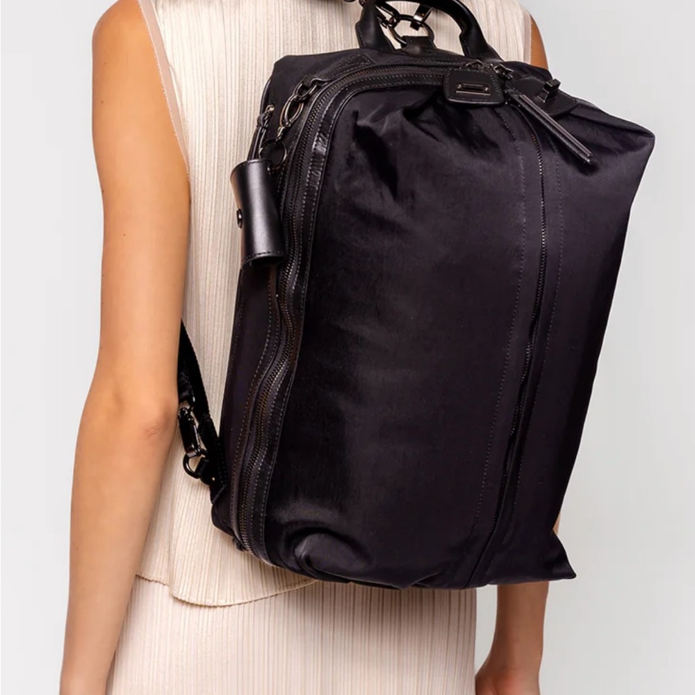 EUC CARAA studio 2 large backpack - gunmetal